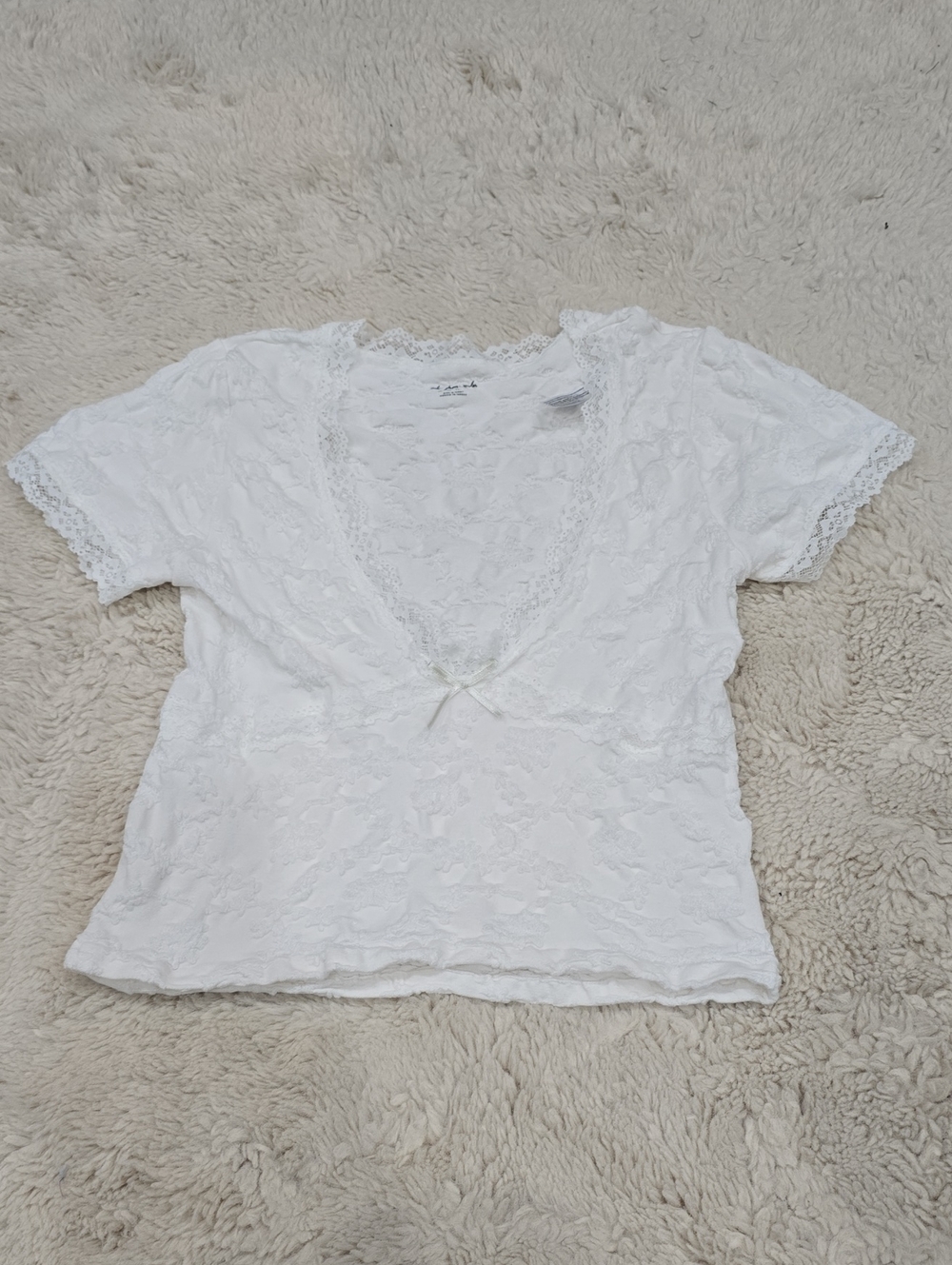 Urban Outfitters White Lace V-Neck Short Sleeve Camisole